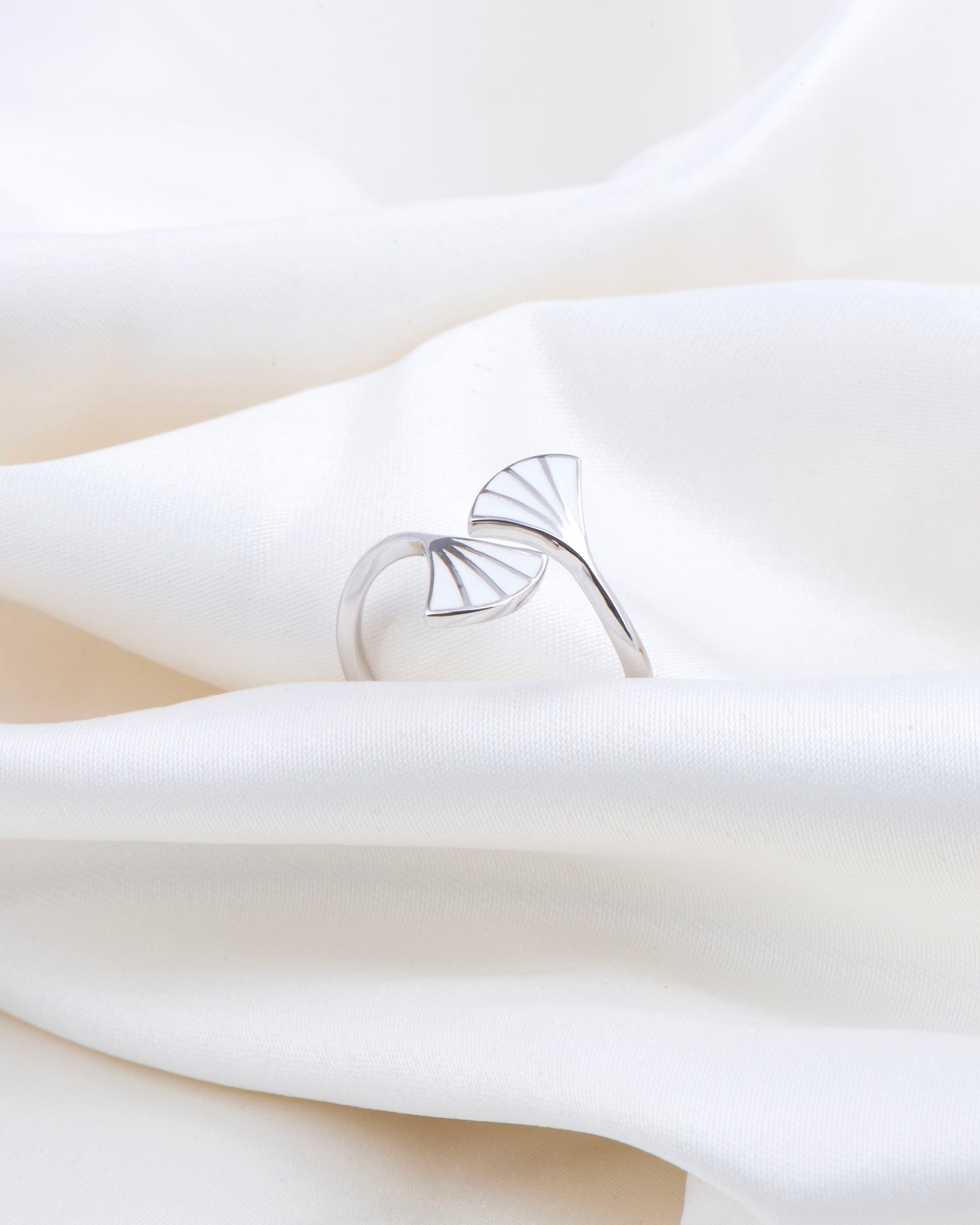 Chic Elegance Harmony Ring