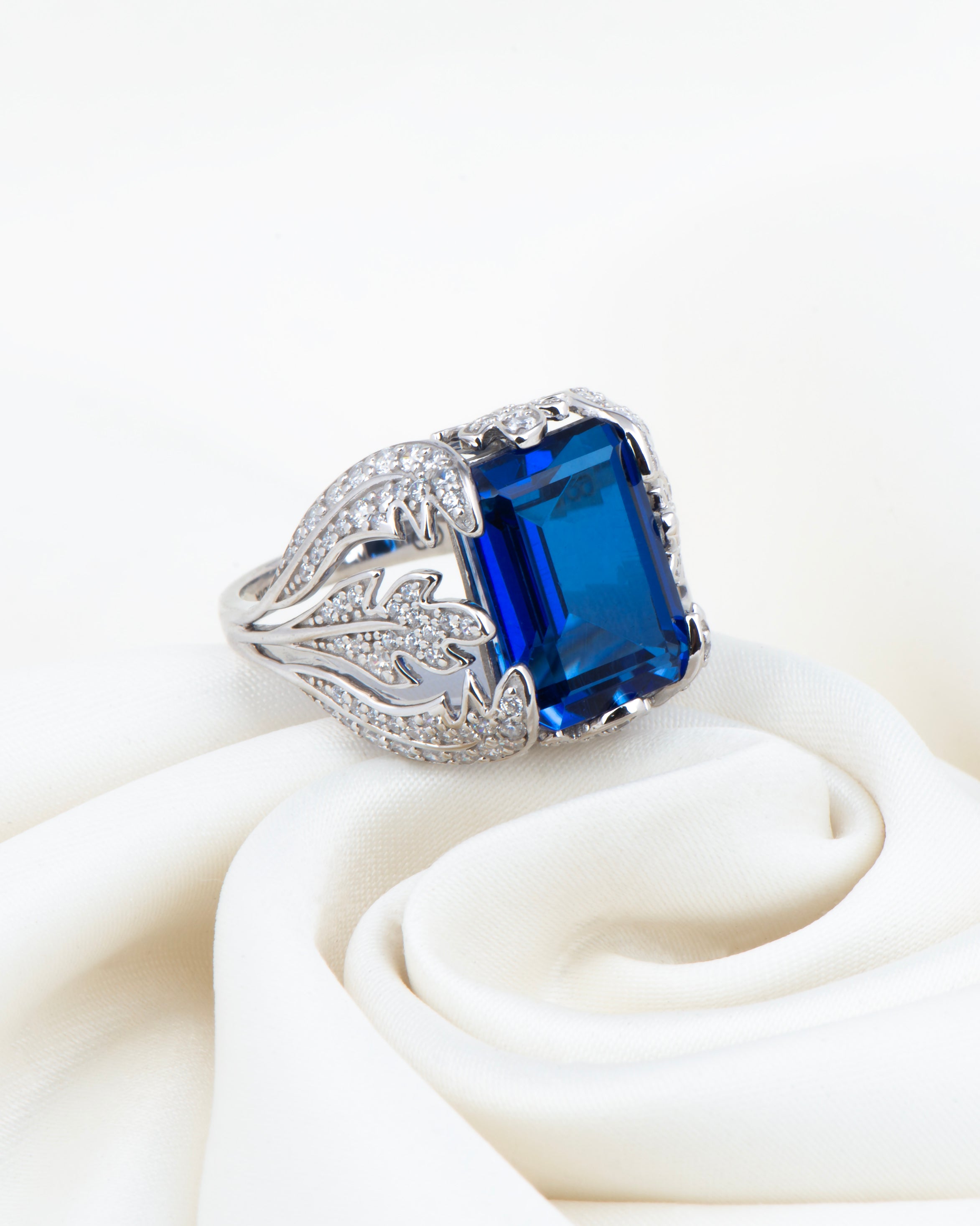 Eclipsewake Sapphire Ring