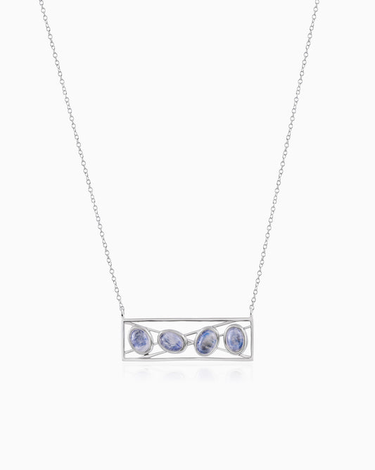 Milky Eyelets Necklace 18"