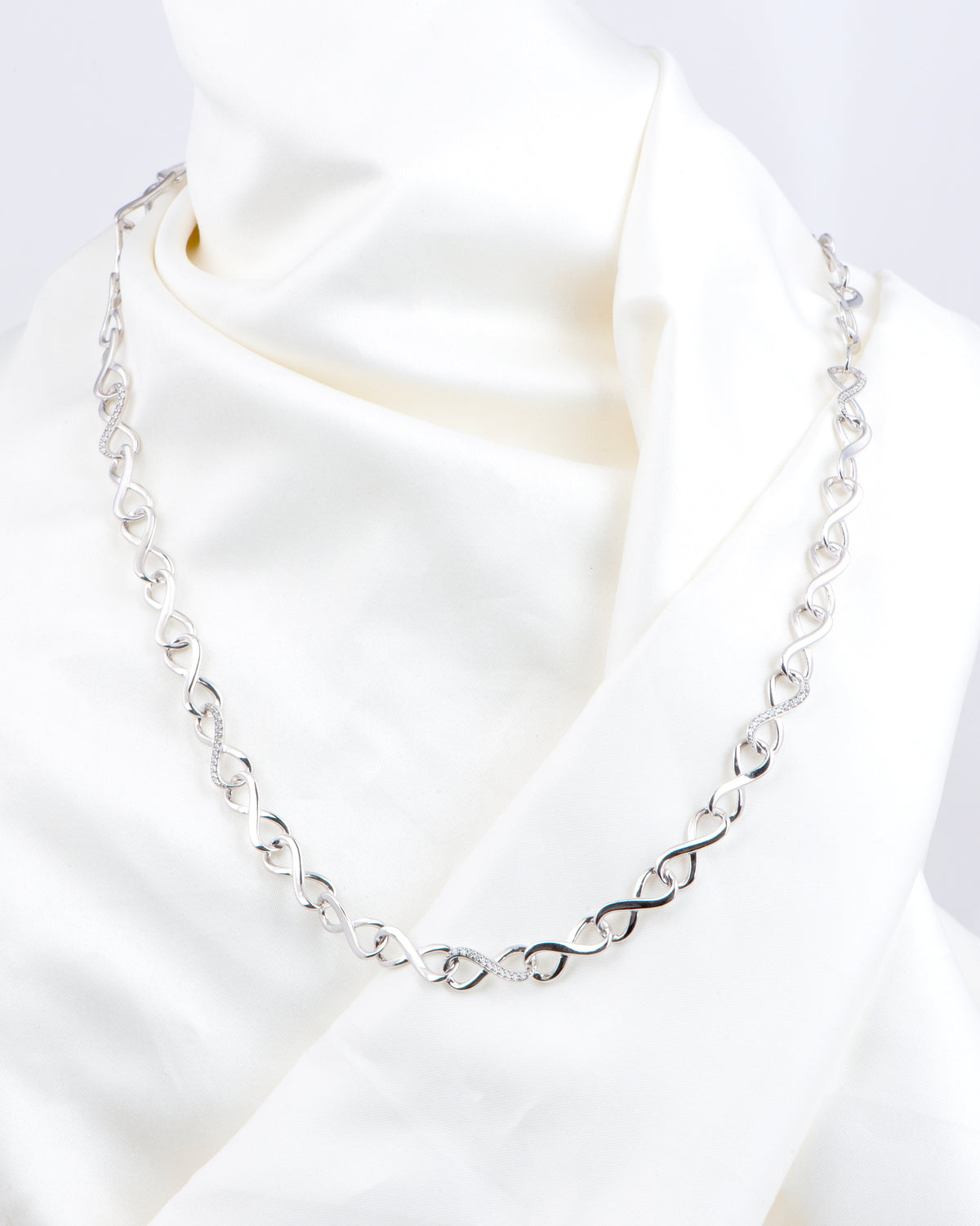 Infinite loop chain 24