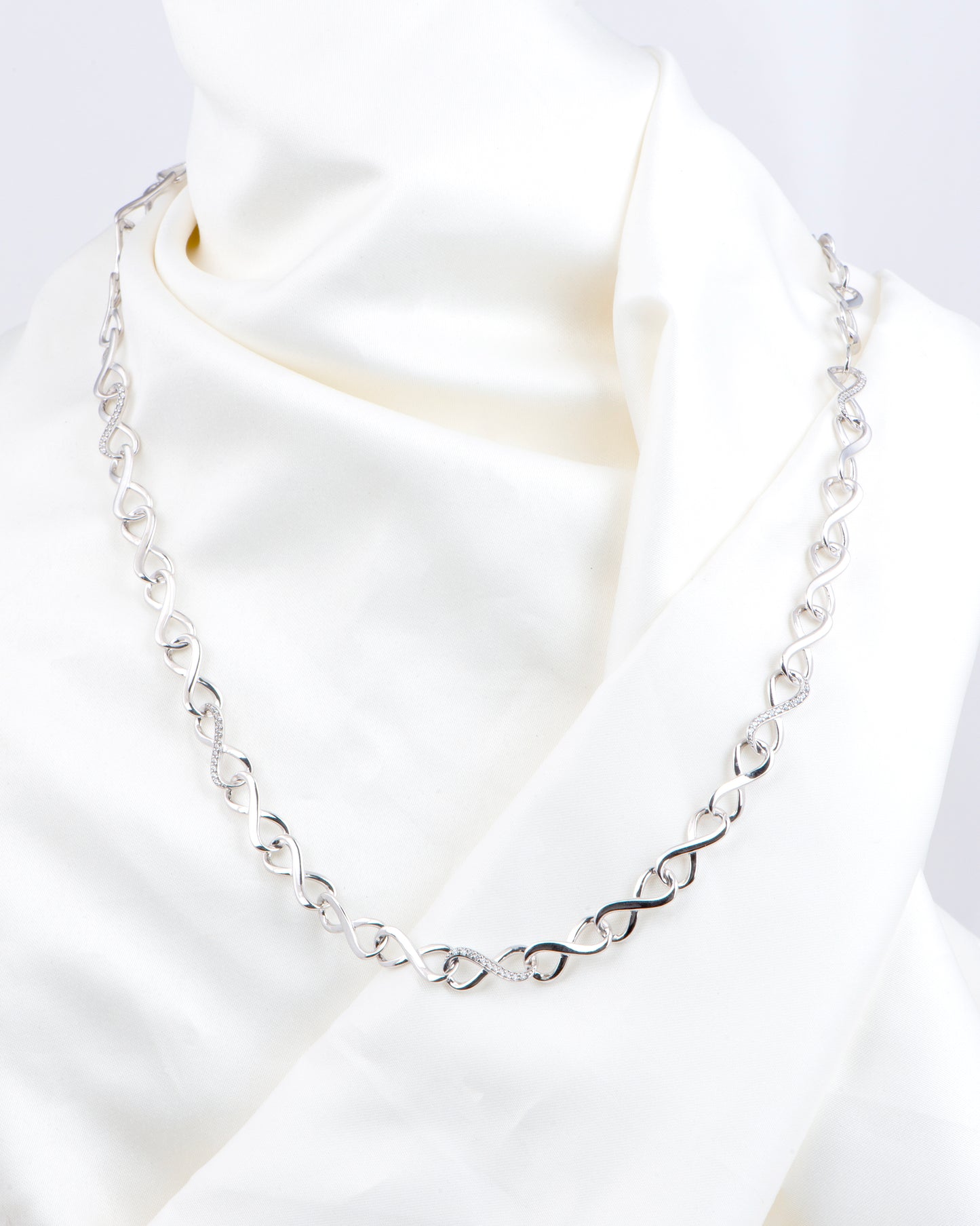 Infinite loop chain 24"