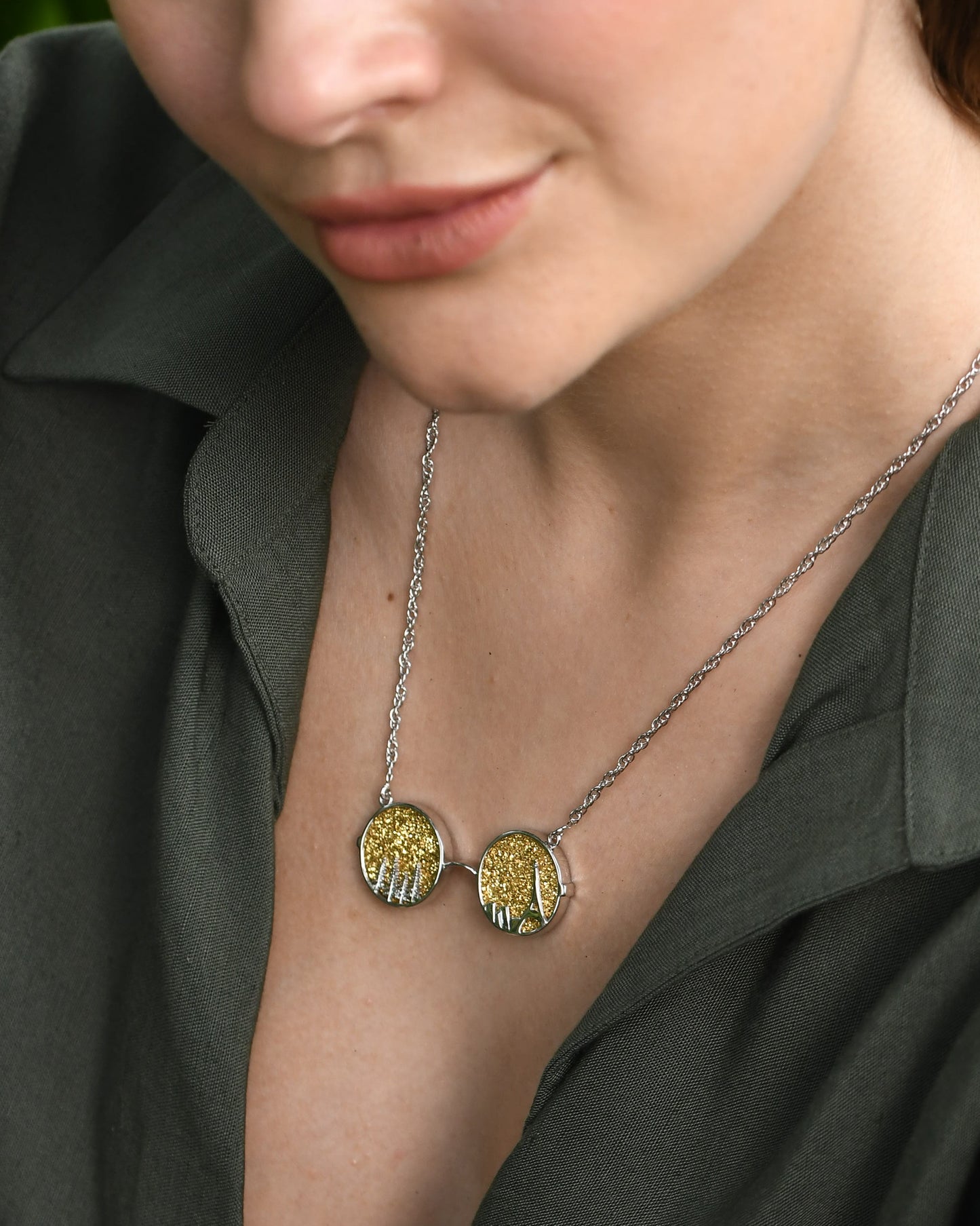 Asphalt Bloom Necklace – Golden Drusy 18"