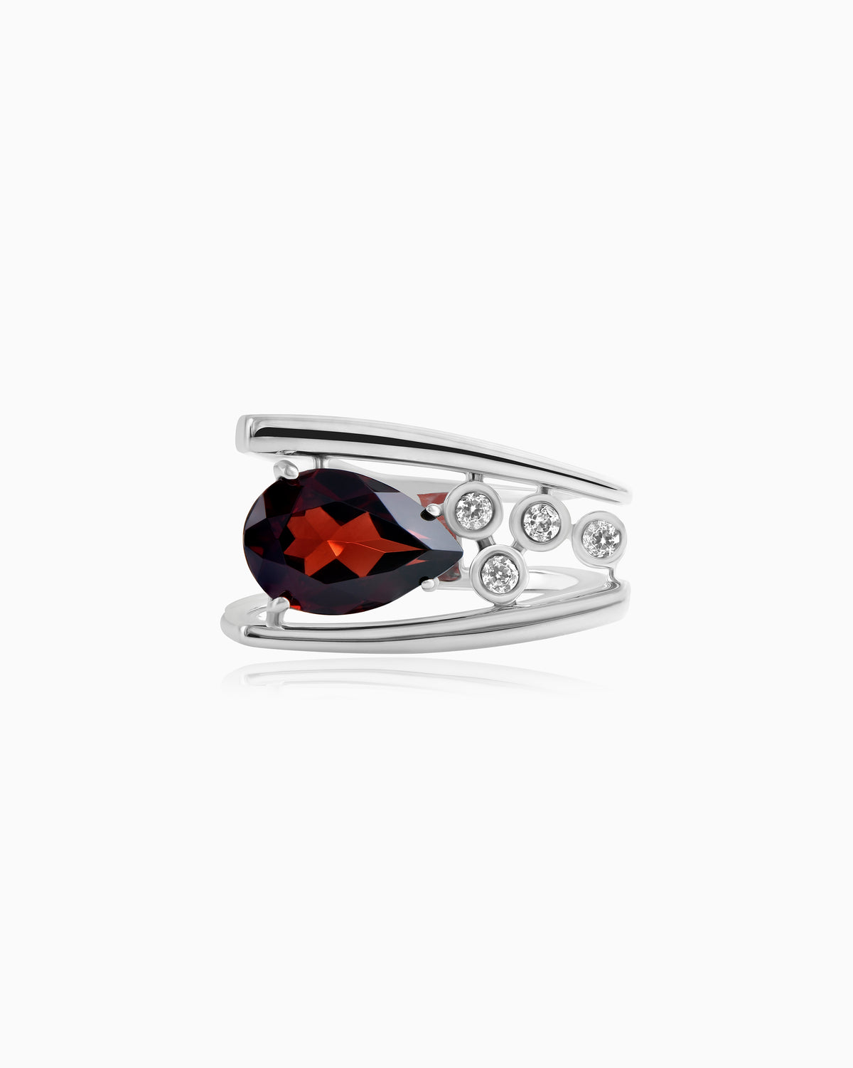Izles Garnet Leaf Ring