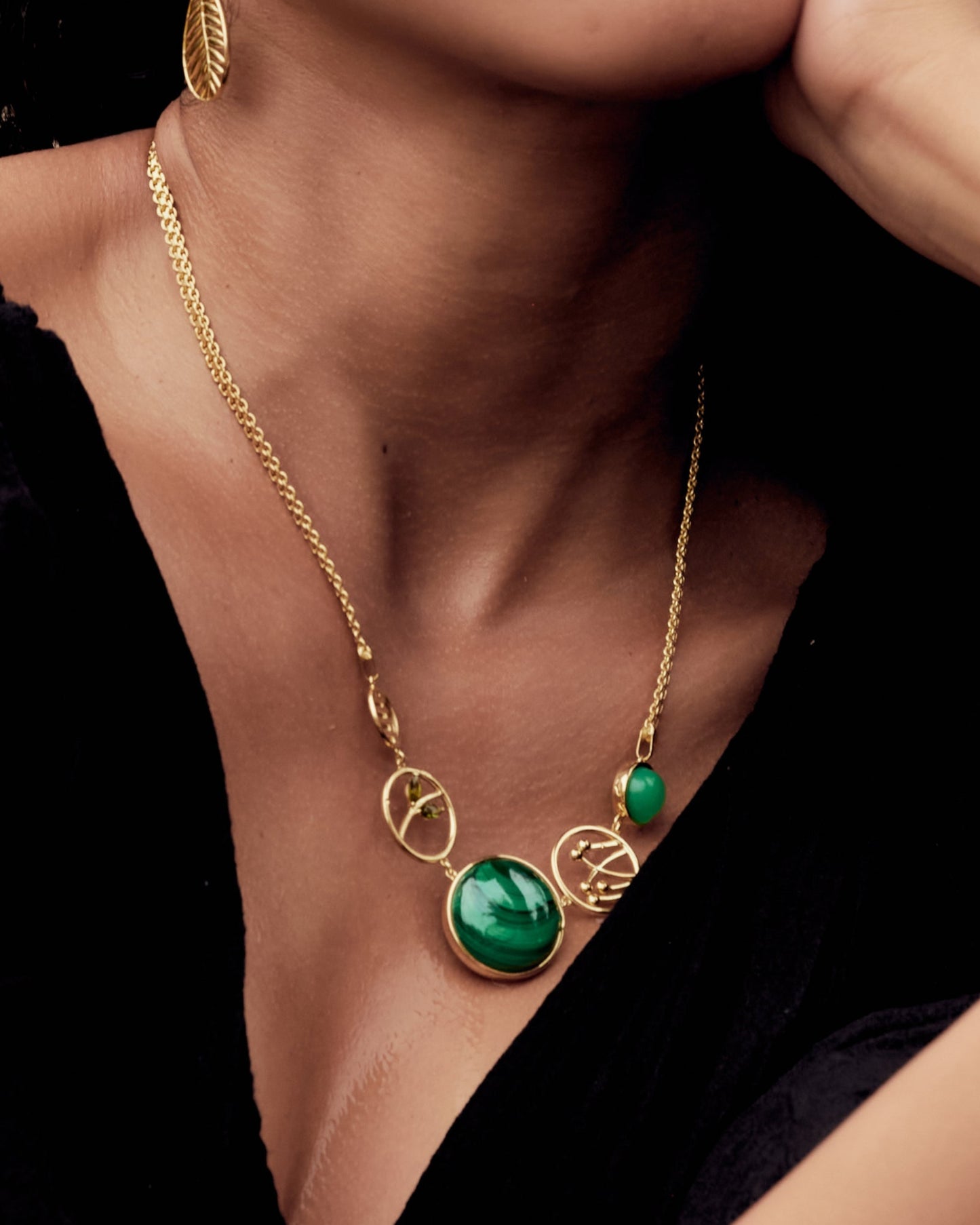 Jadecurrent Leaf Metal Necklace 18"