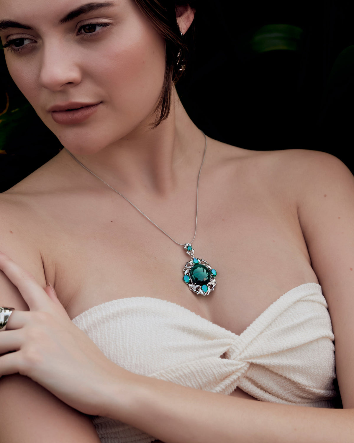 Victorian lily Pendant – Moss Green