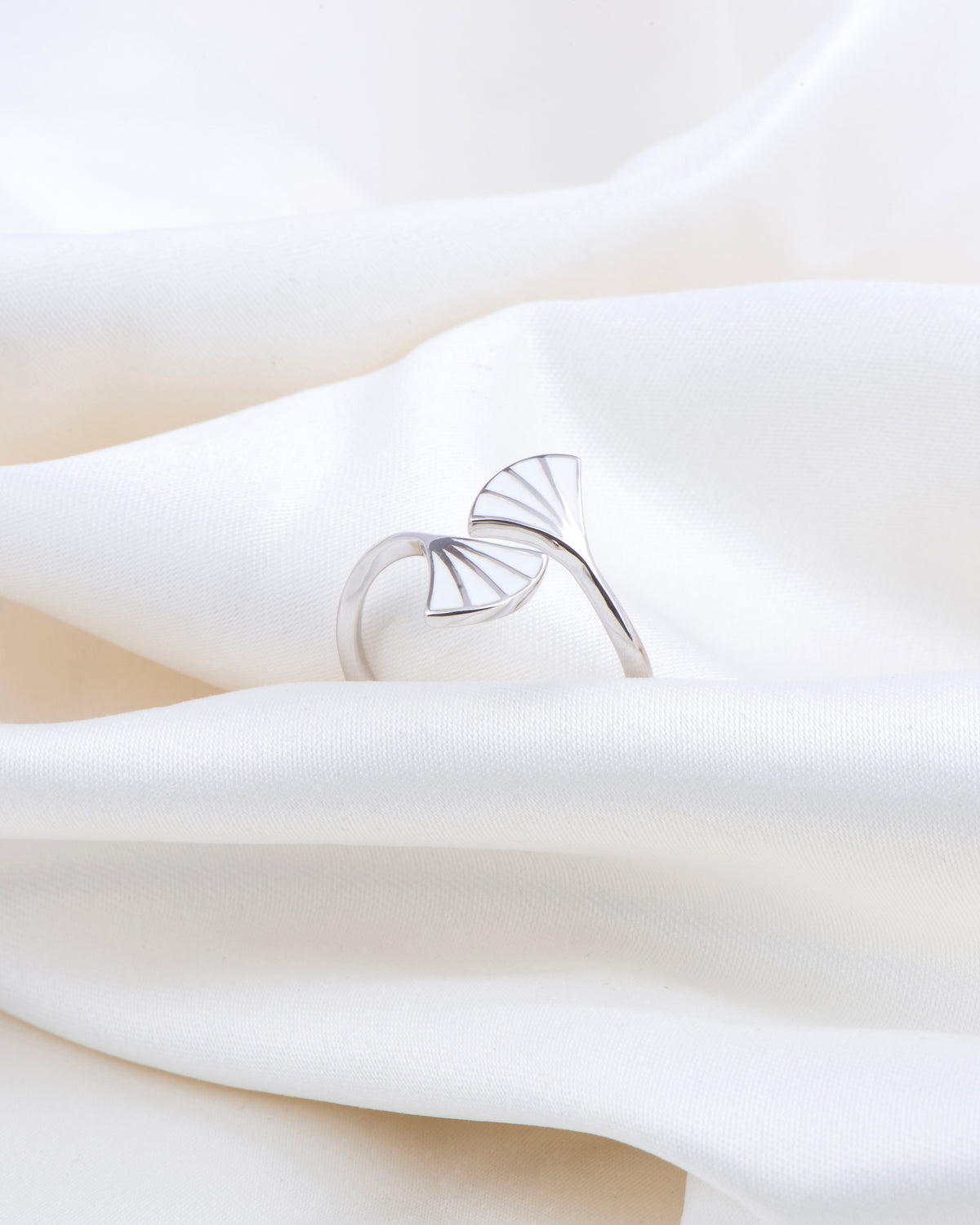 Chic Elegance Harmony Ring