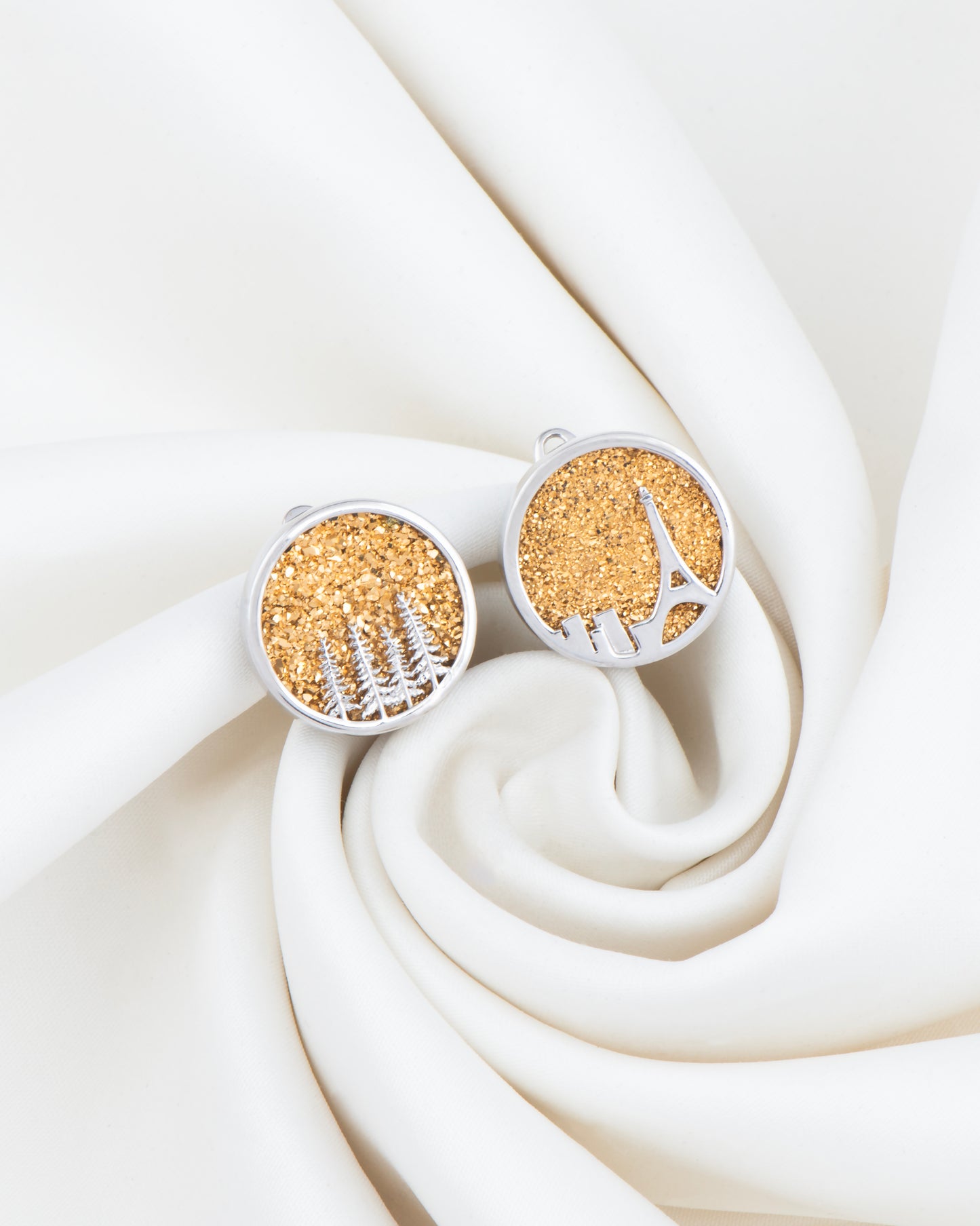 Asphalt Bloom Studs – Golden Drusy