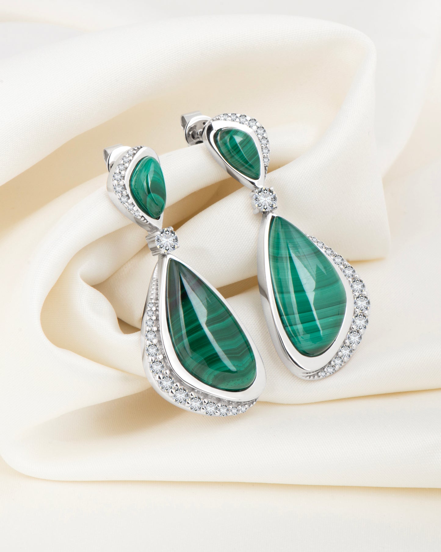 Jadecurrent Moss Wave Earrings