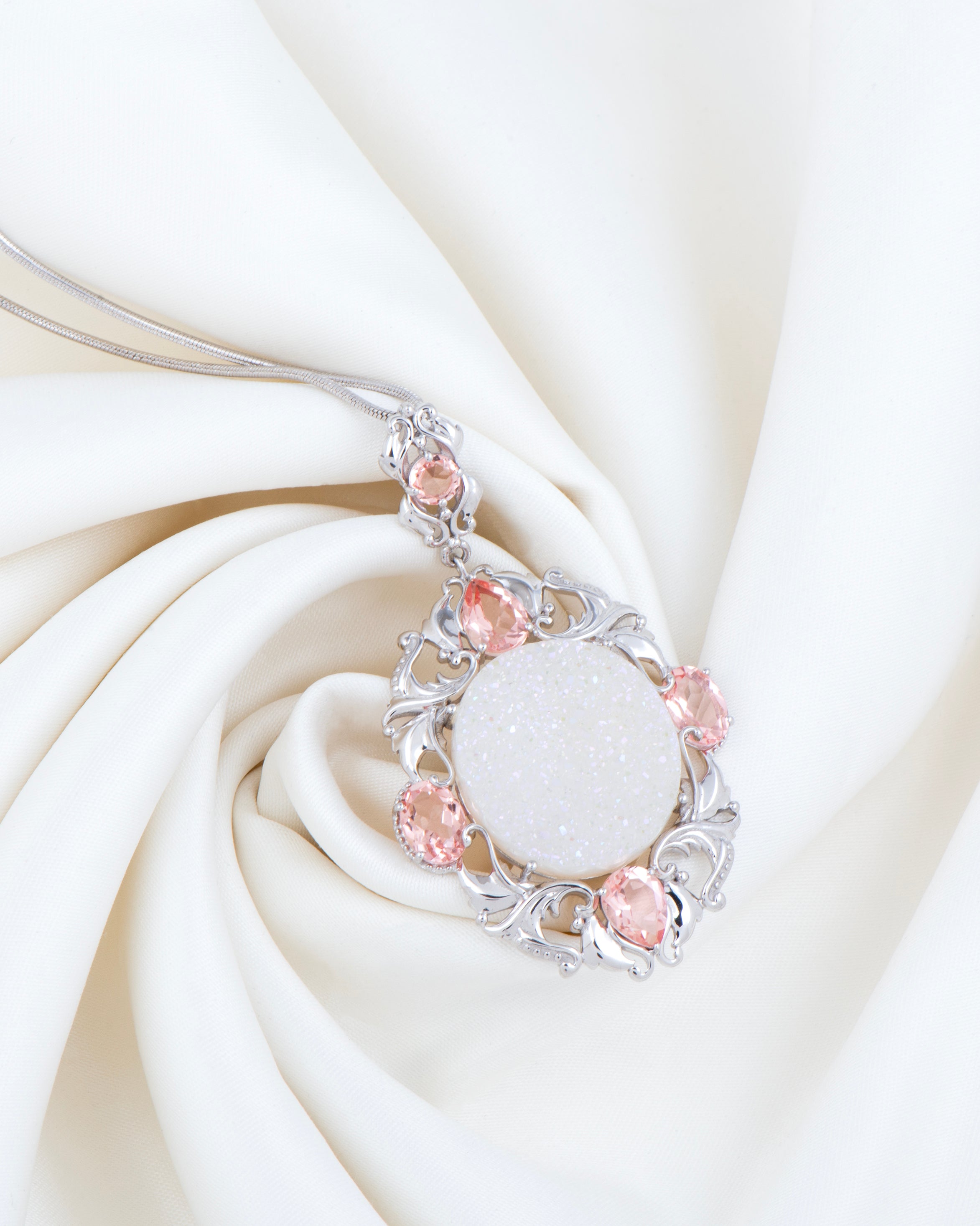 Victorian lily Pendant – Flamingo Pink