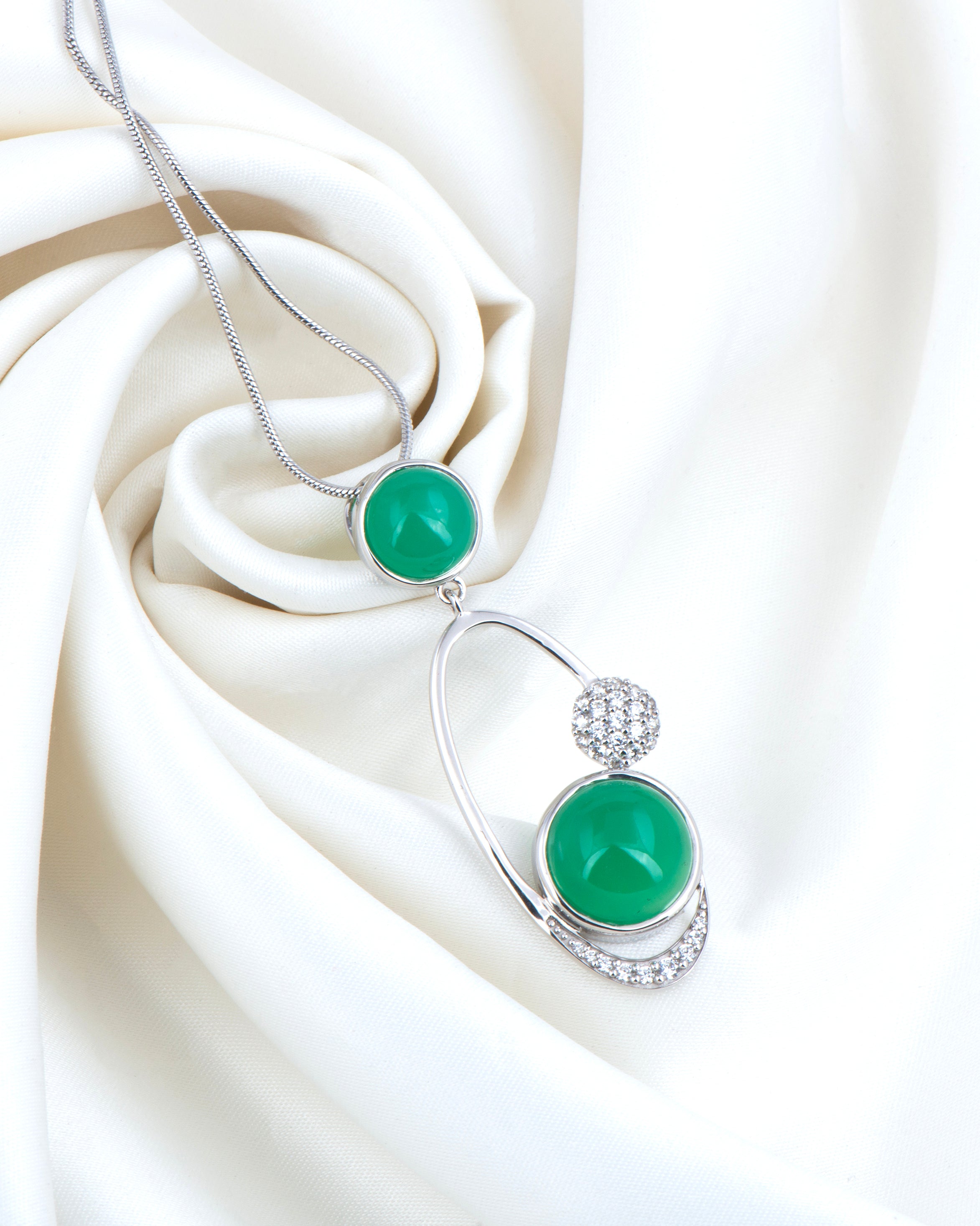 Lush Loop Pendant