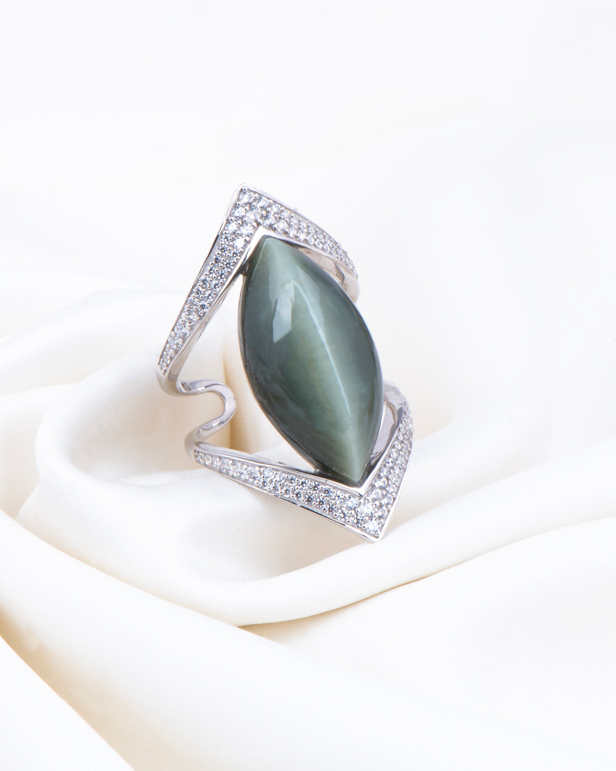 Serpent Eyes Ring