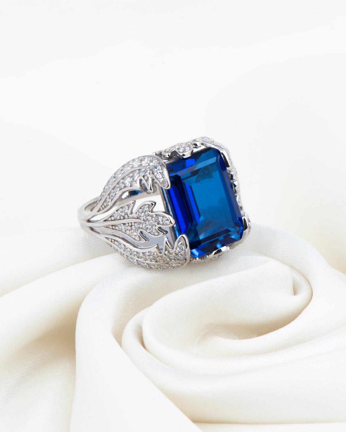 Eclipsewake Sapphire Ring