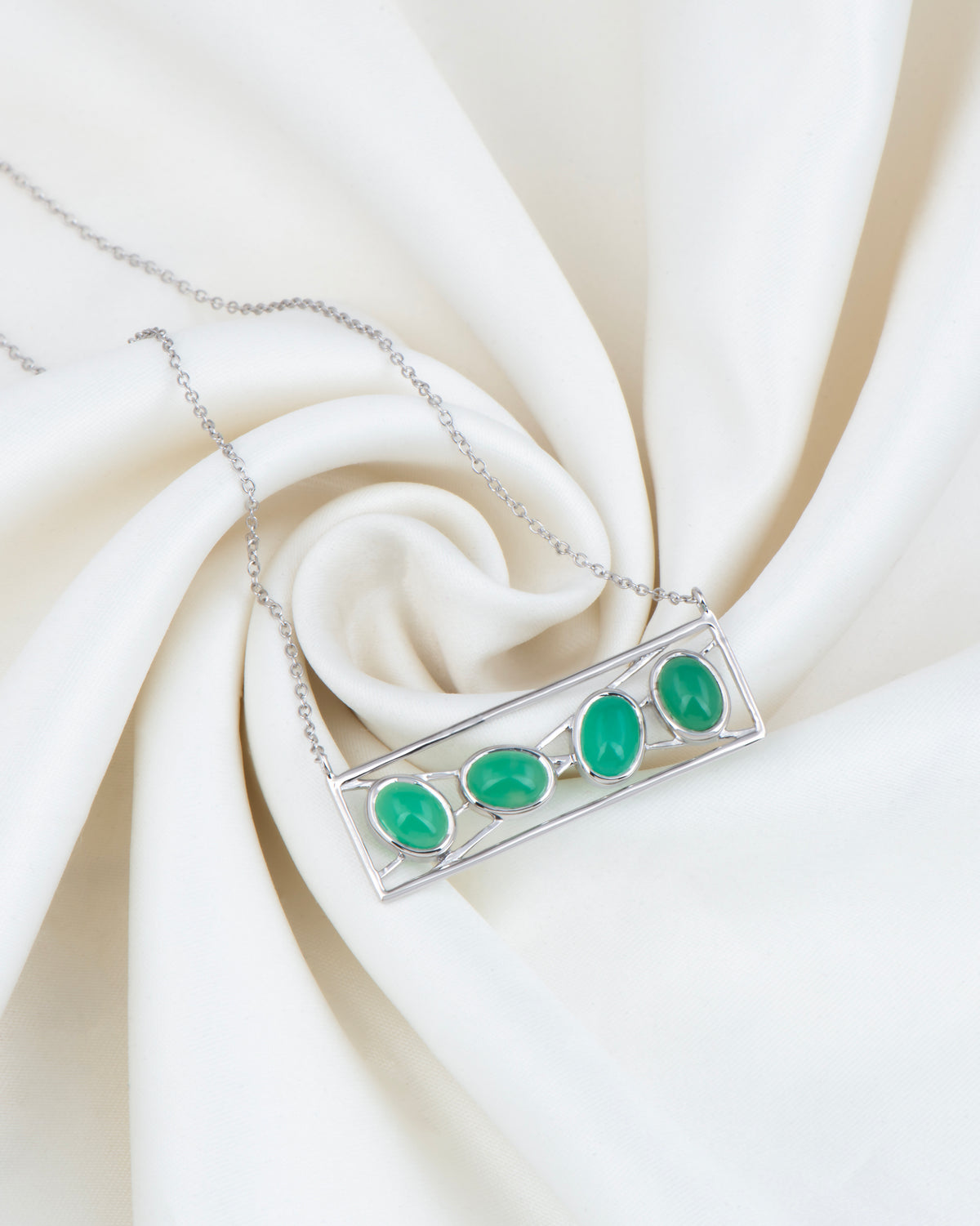 Moss Pebble Necklace 18