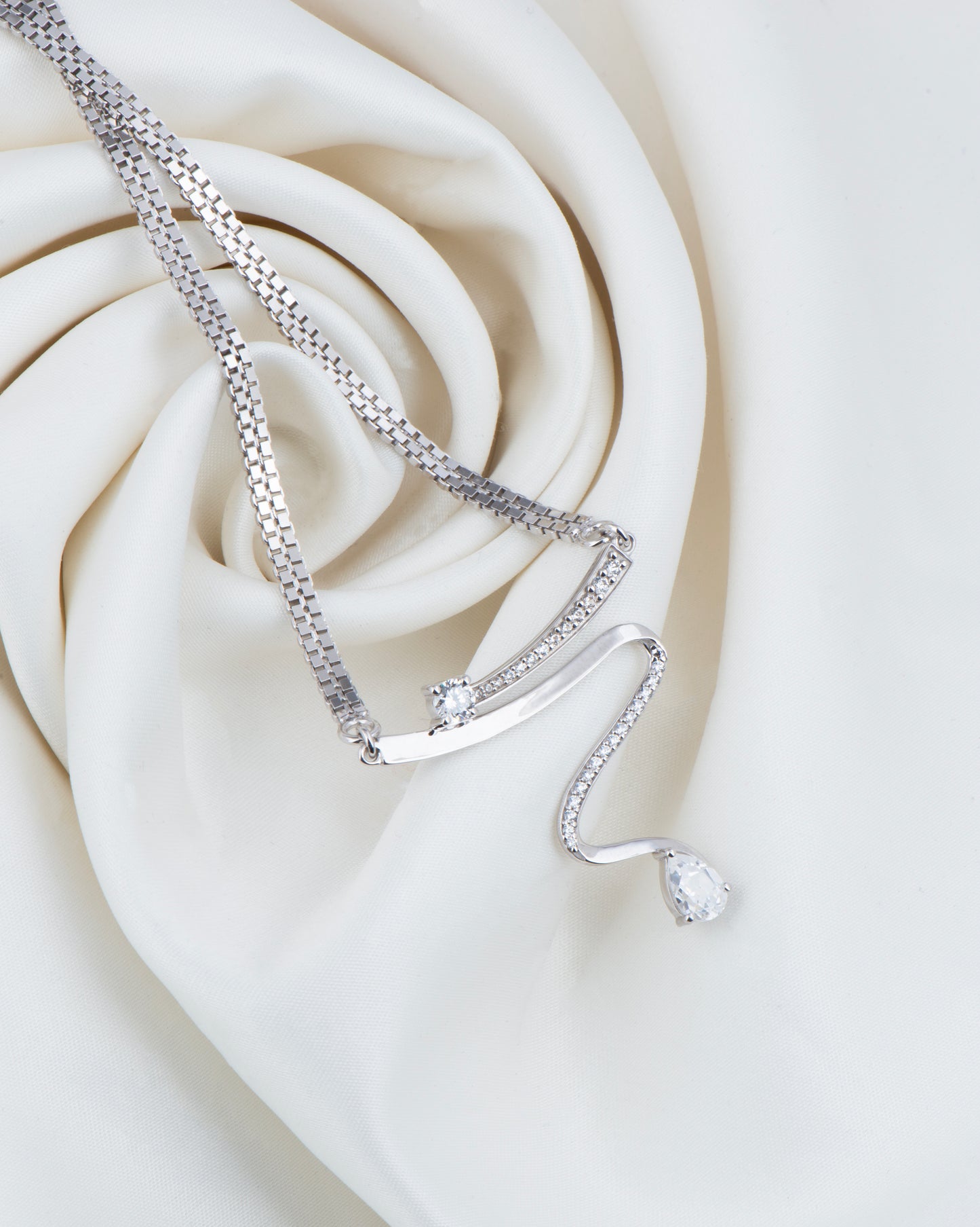 Mountain Roads Necklace 18"