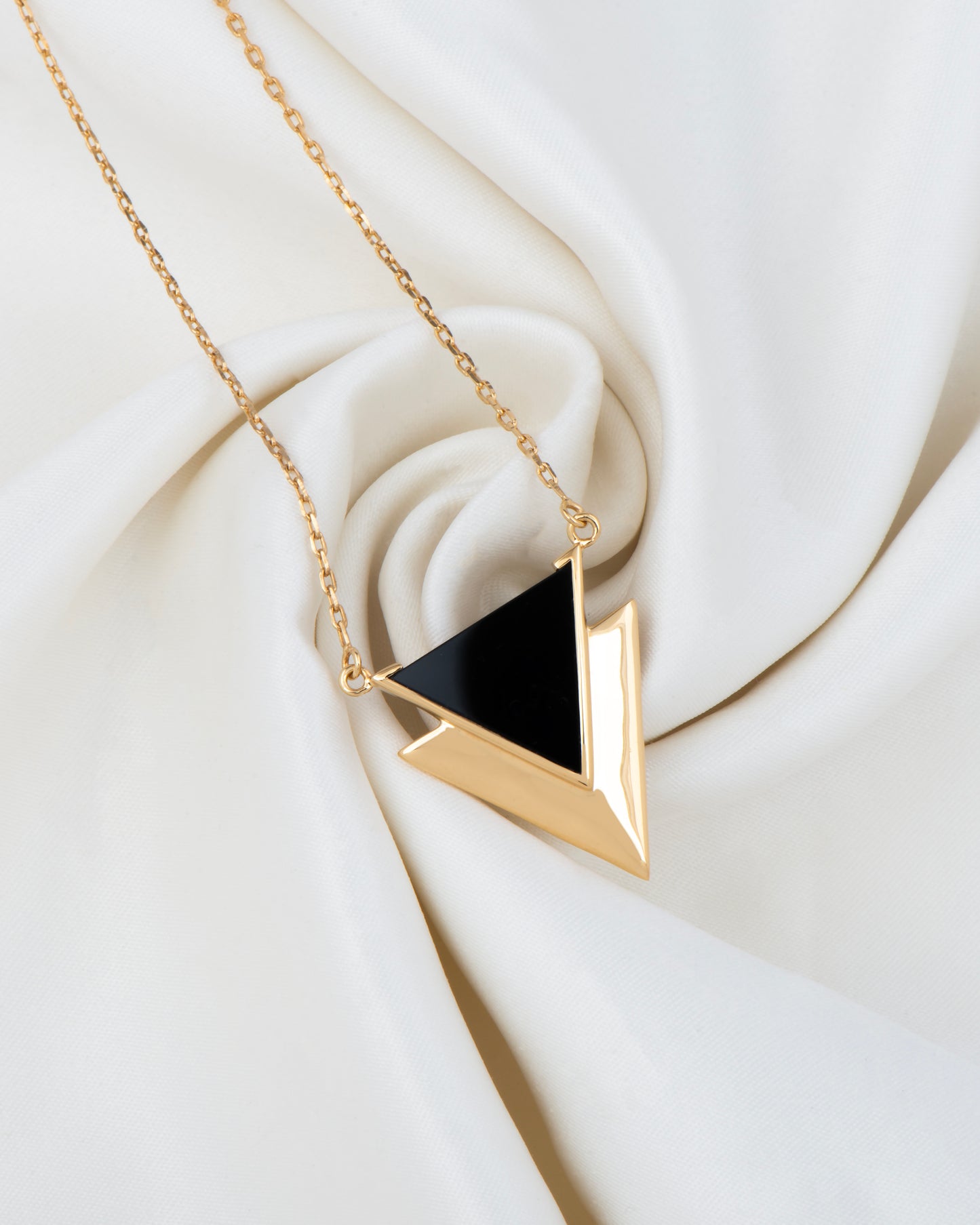 Umbra gold Necklace 18"