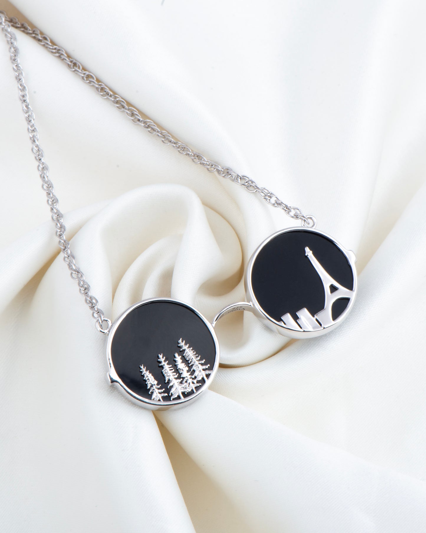 Asphalt Bloom Necklace - Dark night 18"