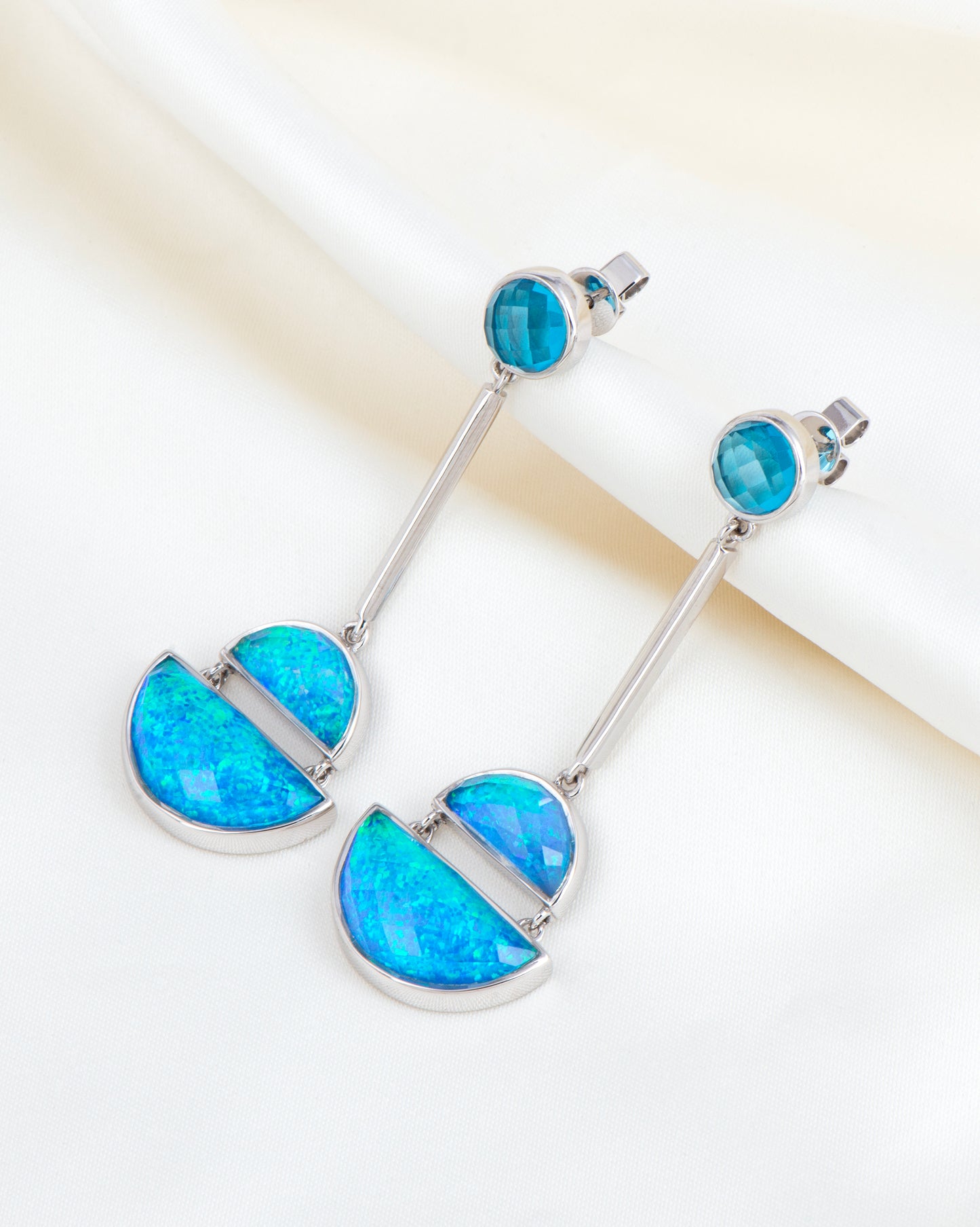 Deepwhisper Waveborn Earrings