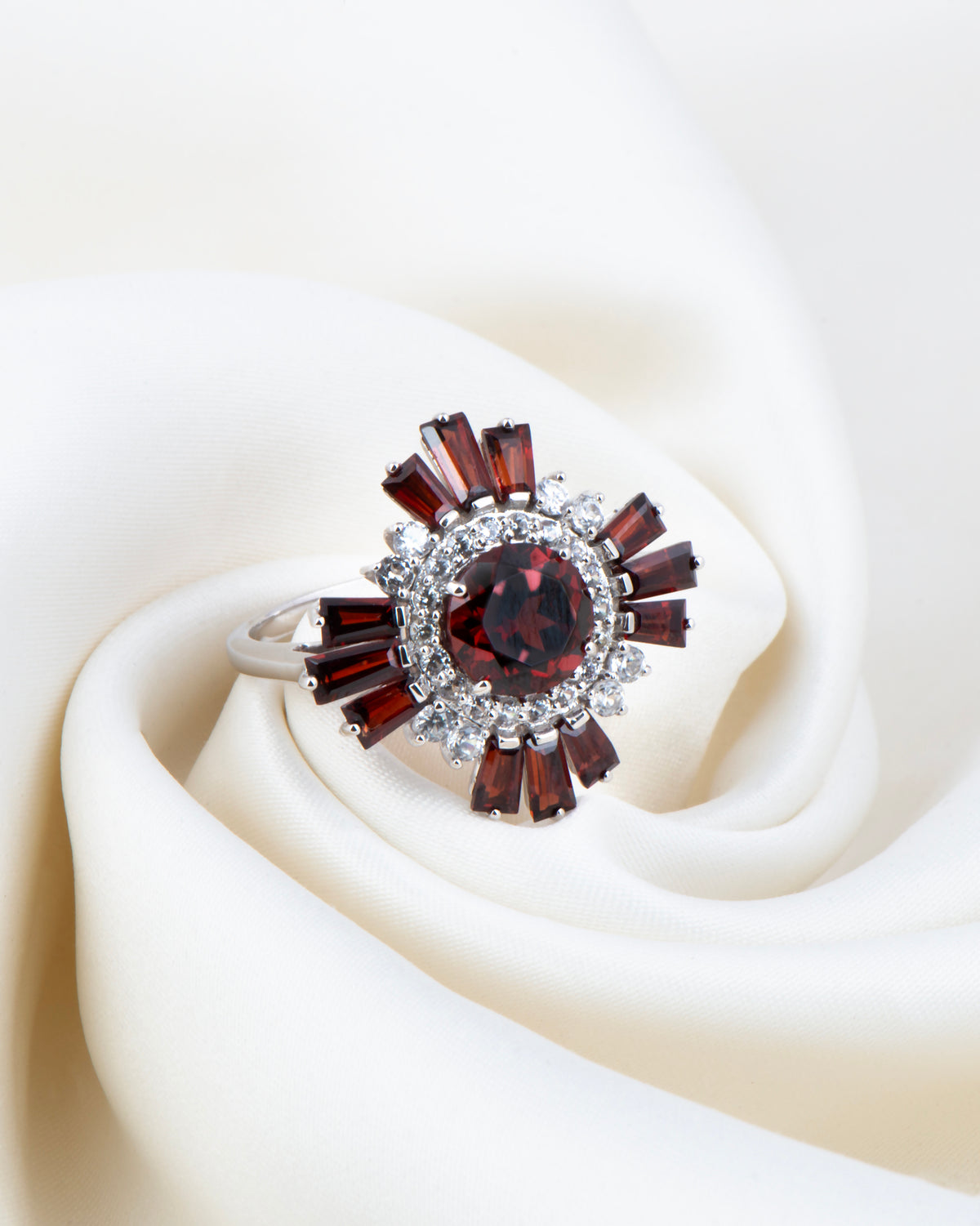 Gleam Essence Imperial Ring