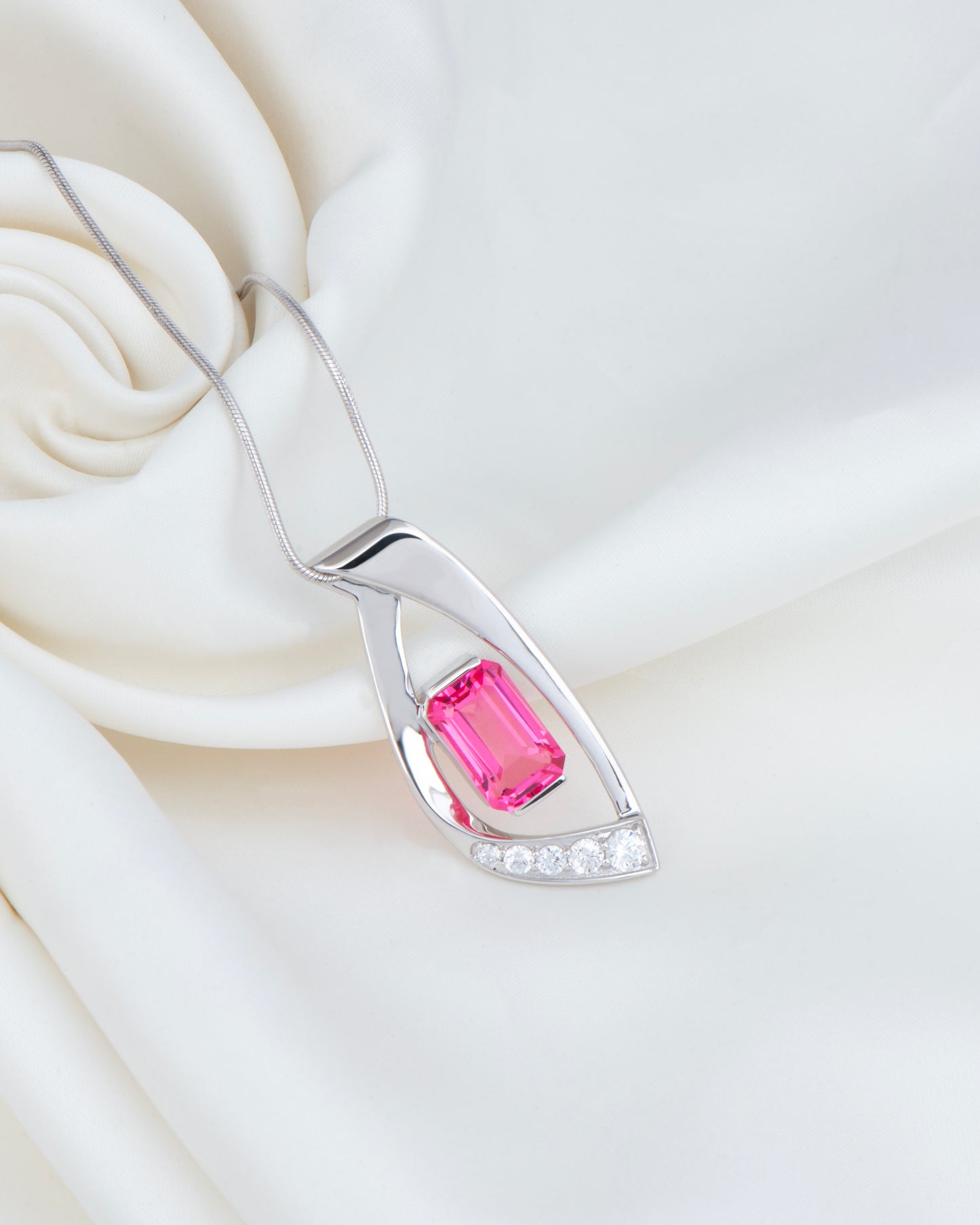 Mistberry Eclipse Pendant