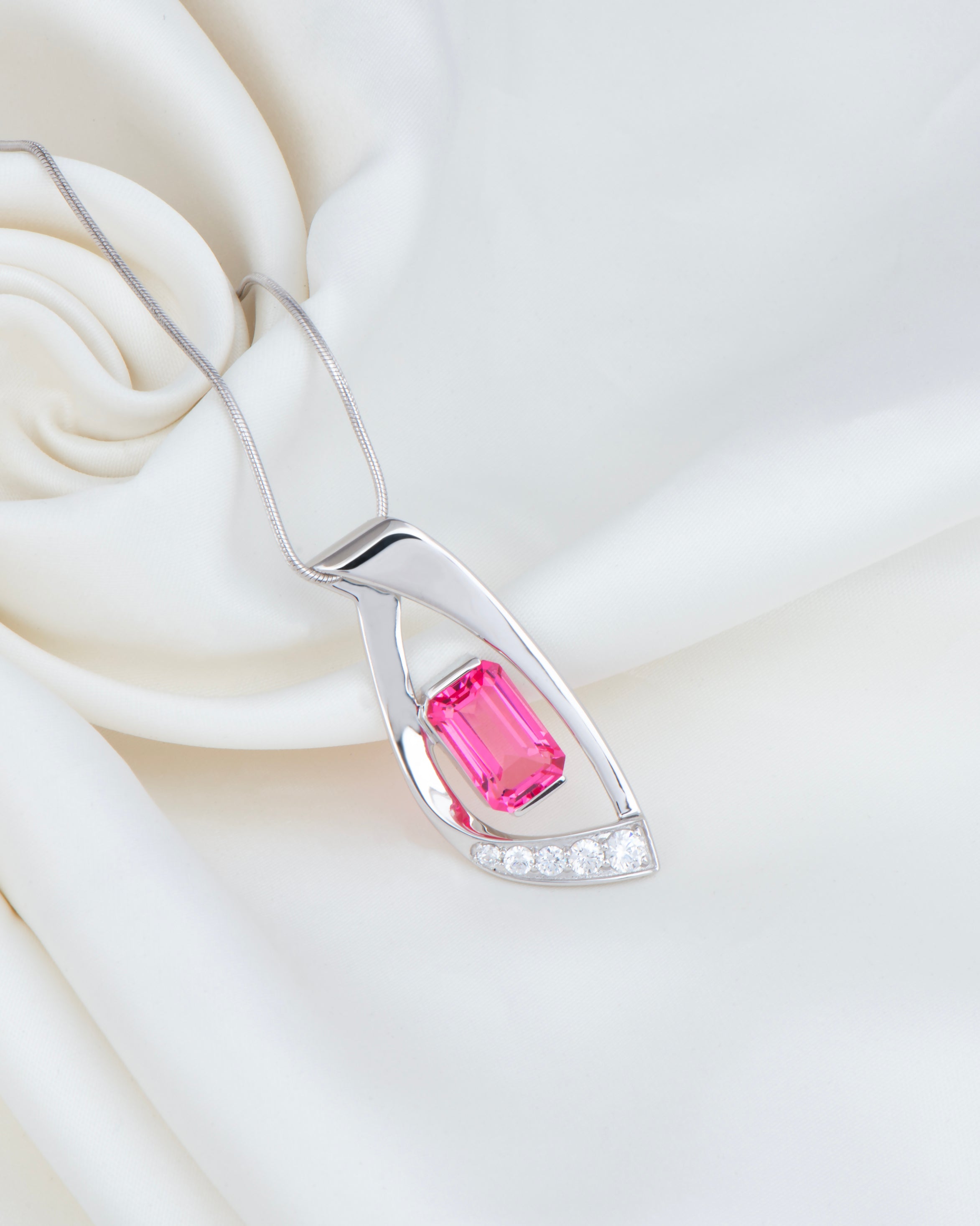 Mistberry Eclipse Pendant